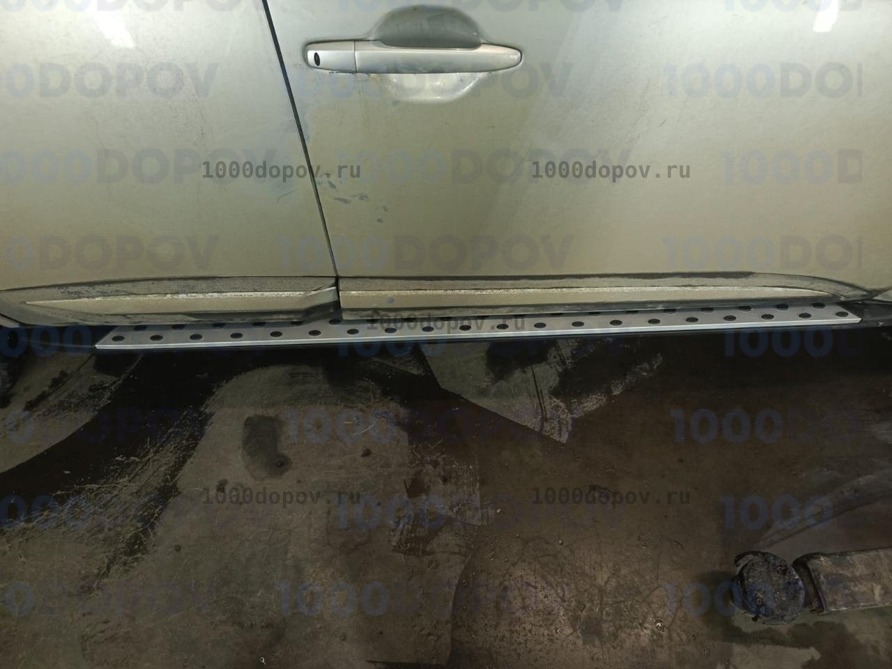 Пороги подножки на Mitsubishi Outlander 2012-2023 (в стиле BMW) — рисунок 15