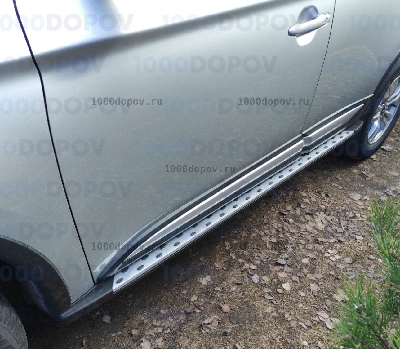 Пороги подножки на Mitsubishi Outlander 2012-2023 (в стиле BMW) — рисунок 1