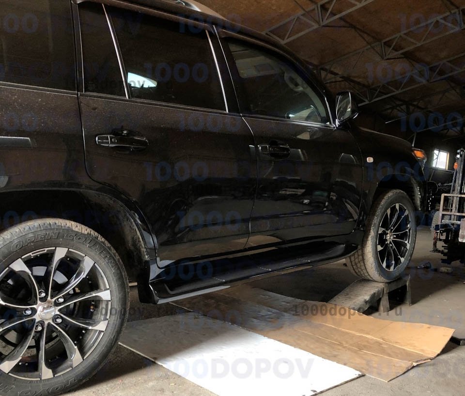 Пороги подножки на Toyota Land Cruiser 200/ Lexus LX570 2007-н.в. с подсветкой — рисунок 23