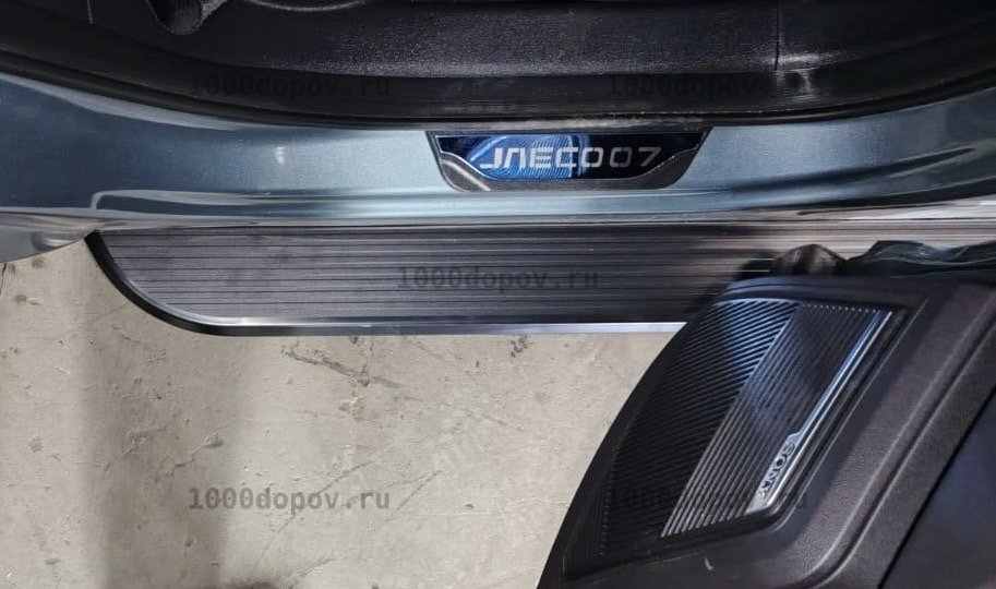 Пороги подножки на JAECOO J7 2023-н.в. Блекаут — рисунок 17