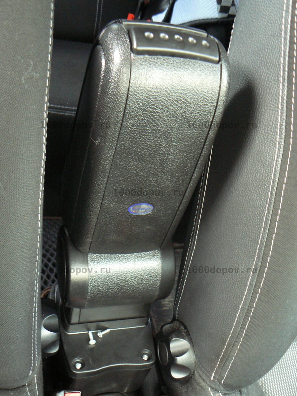 Подлокотник Armrest II Nissan Terrano с 2013 г.в. — рисунок 3