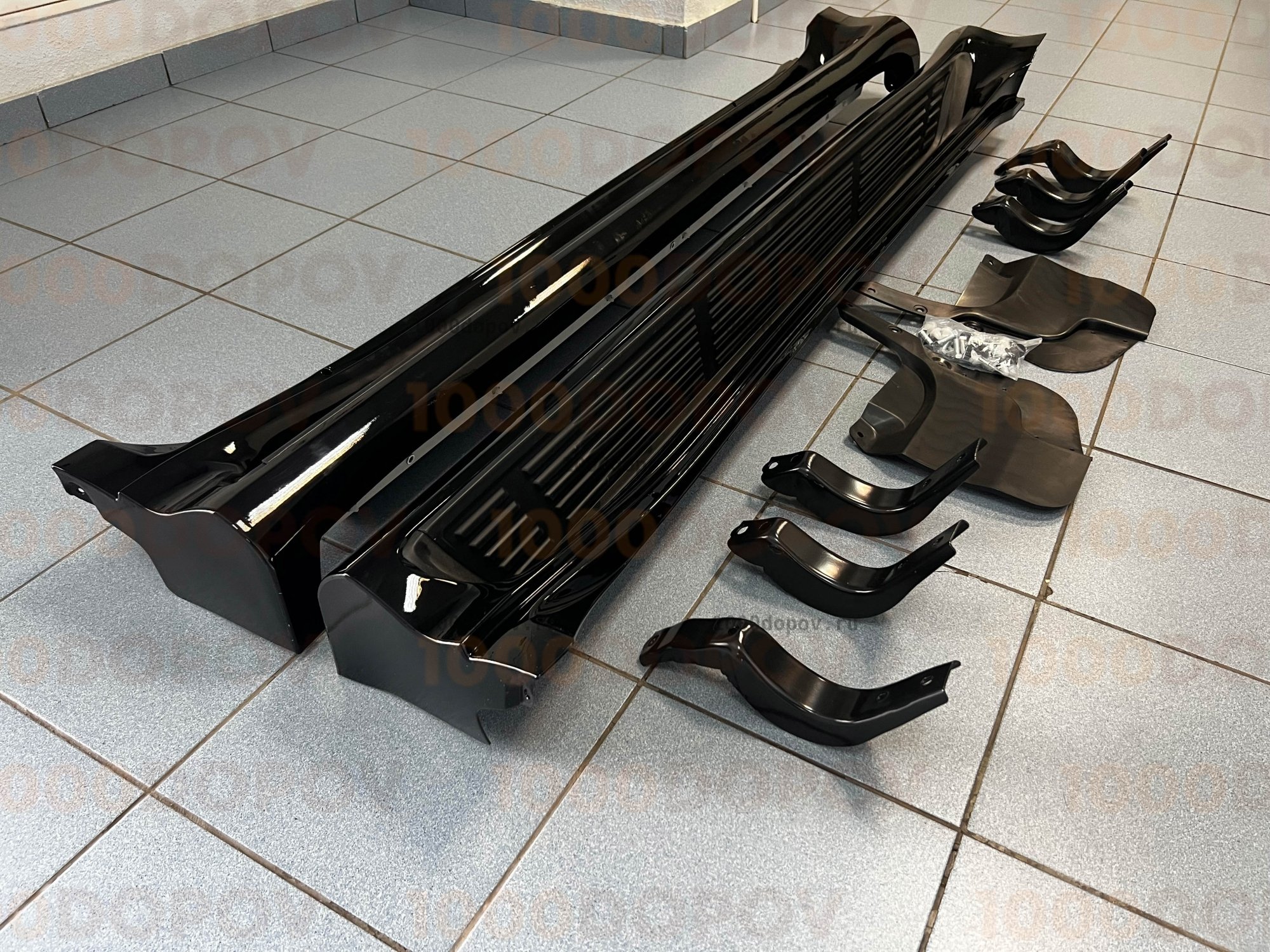 Пороги подножки на Land Cruiser Prado 150 стиль Lexus GX черные — рисунок 7