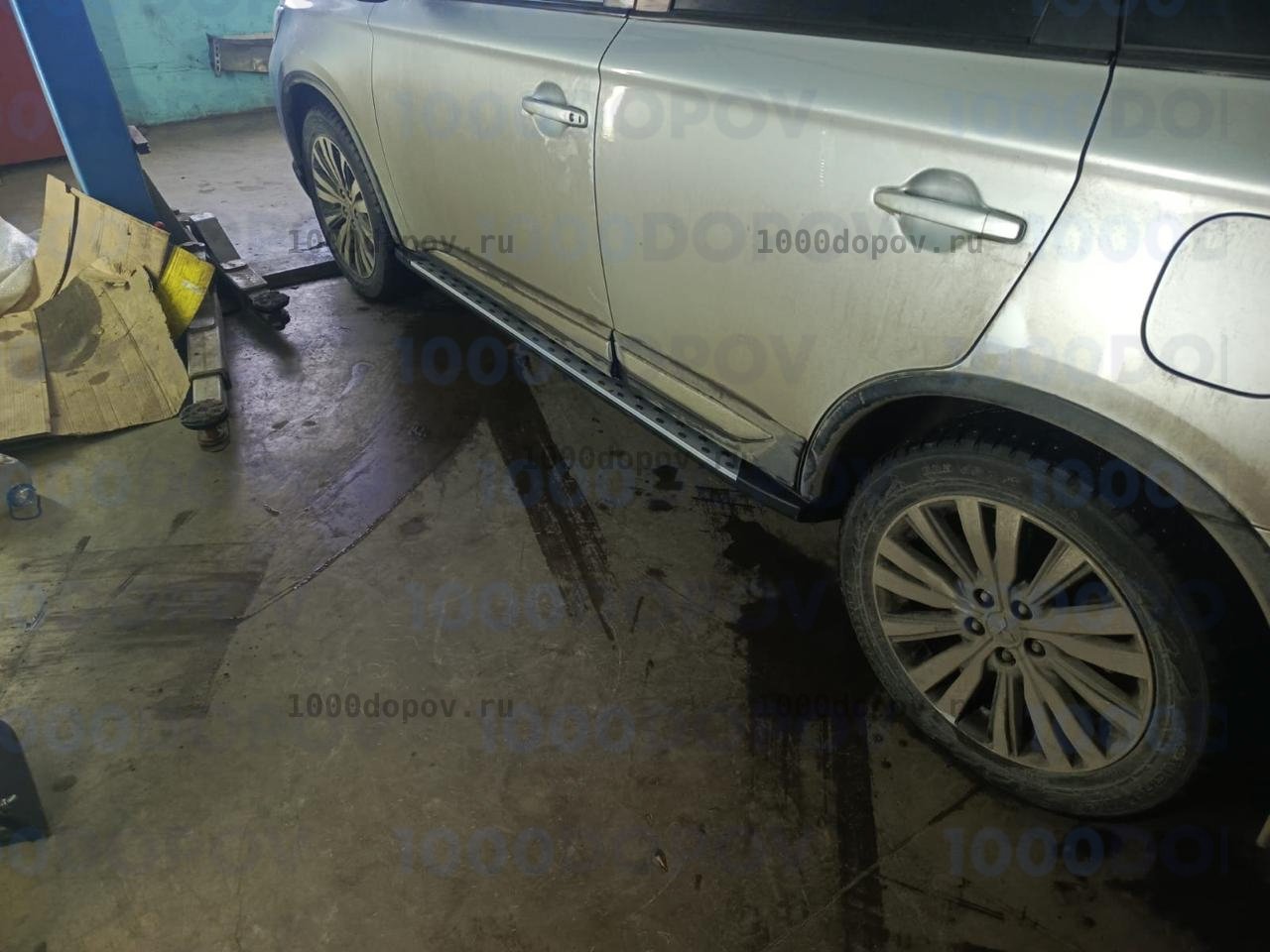Пороги подножки на Mitsubishi Outlander 2012-2023 (в стиле BMW) — рисунок 18