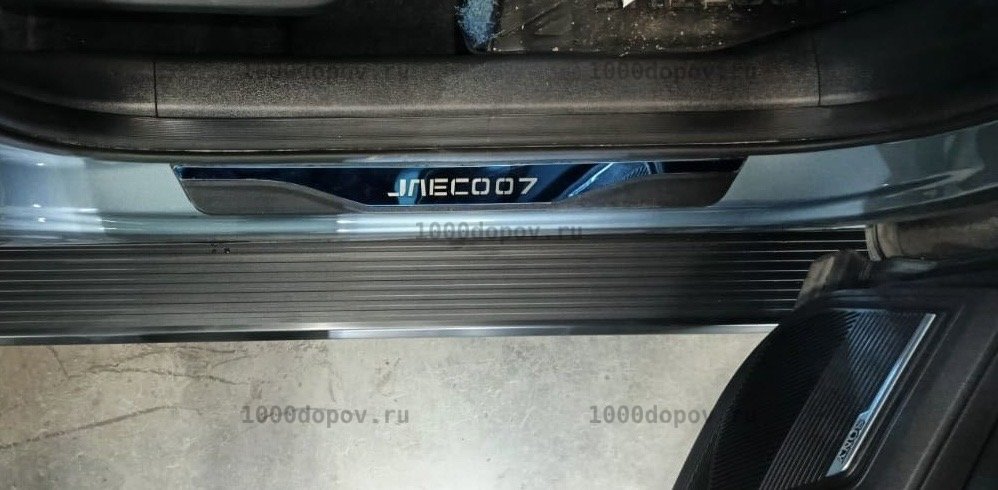 Пороги подножки на JAECOO J7 2023-н.в. Блекаут — рисунок 15