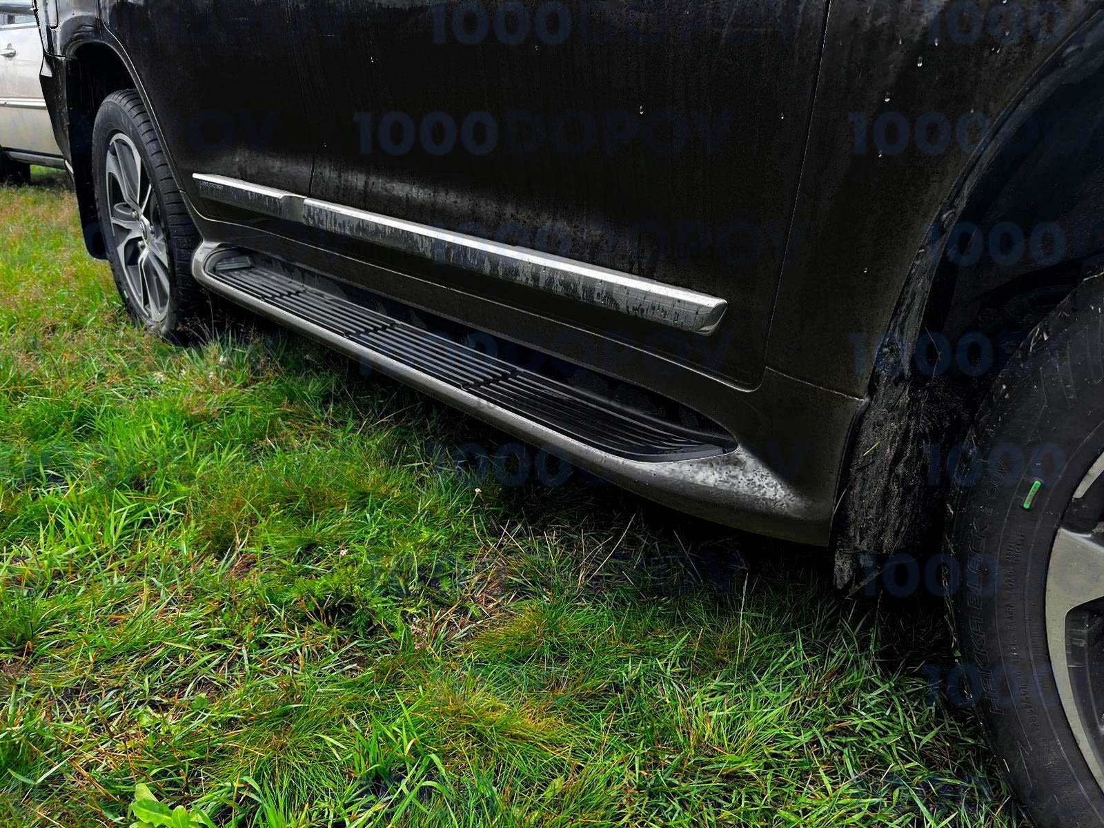 Пороги подножки на Toyota Land Cruiser 200/ Lexus LX570 2007-н.в. с подсветкой — рисунок 1