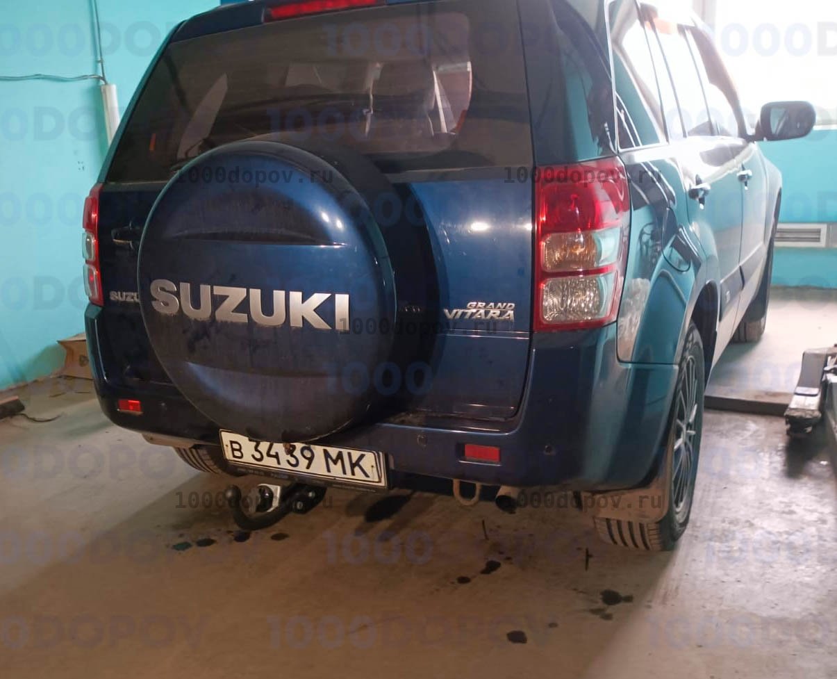 Фаркоп Трейлер 7900 Suzuki Grand Vitara 2005-2015 (5 дв., 2л, запасное колесо на двери) — рисунок 1