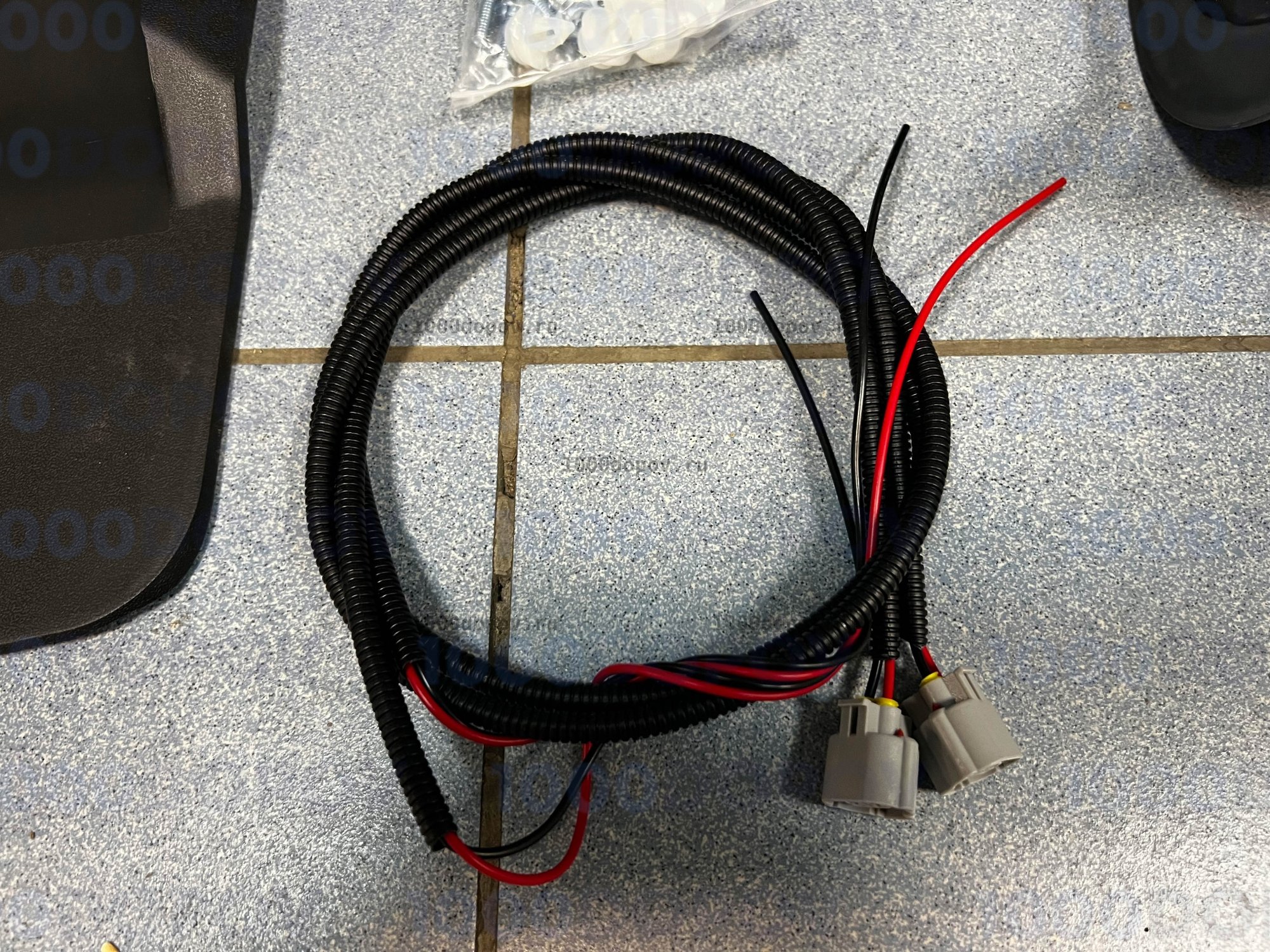 Пороги подножки на Toyota Land Cruiser 200/ Lexus LX570 2007-н.в. с подсветкой — рисунок 17