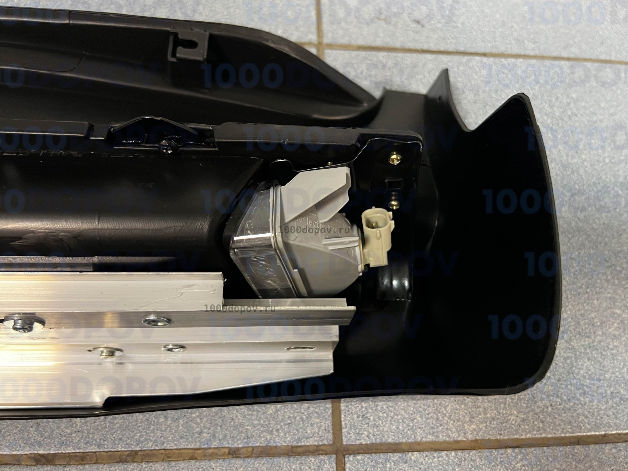 Пороги подножки на Toyota Land Cruiser 200/ Lexus LX570 2007-н.в. с подсветкой — рисунок 18